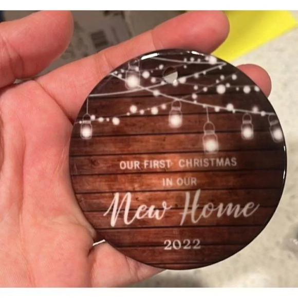 Our first‎ Christmas in our new home 2022 ornament - Picture 1 of 3